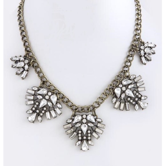 Jewelry - Antique Gold Floral Necklace