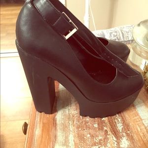 Black Chunky Heels/Wedges Size 8