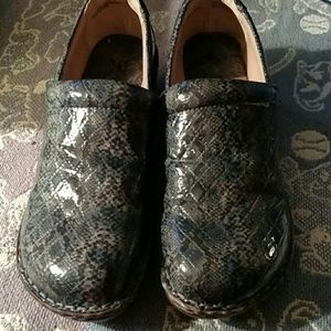Boc born blue clogs  snakeskin design size 10