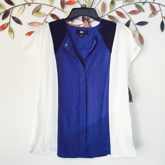 🆕 Target Xhilaration White Blue colorblock top