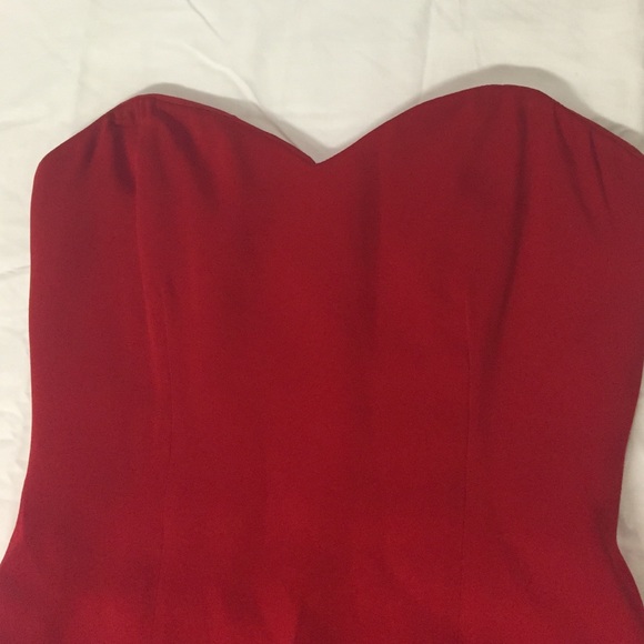 SOLD Size 2 Anne Klein red dress - Picture 2 of 4