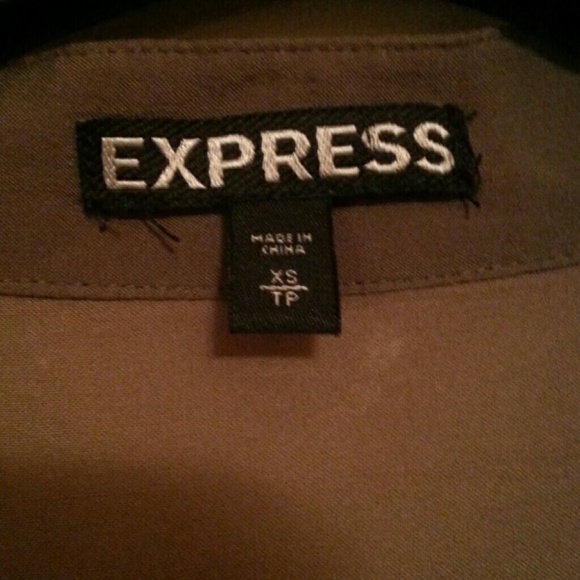 Express button up blouse - Picture 2 of 2
