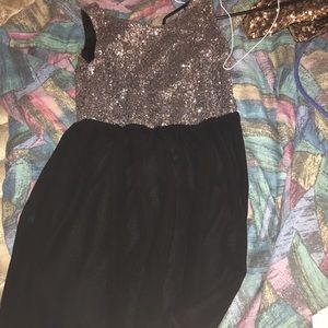 Vneck silver sequined dress