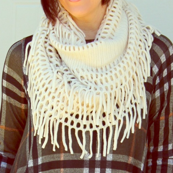 LAST ONE! Chenille Tassel infinity Scarf - Picture 3 of 3