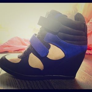 Simply Vera by Vera Wang wedge ankle sneakers 6.5