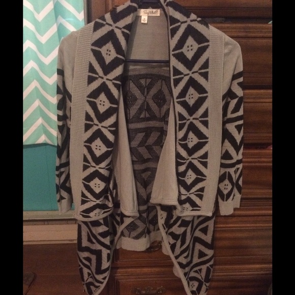 Sweaters - Aztec gray and black cardigan!