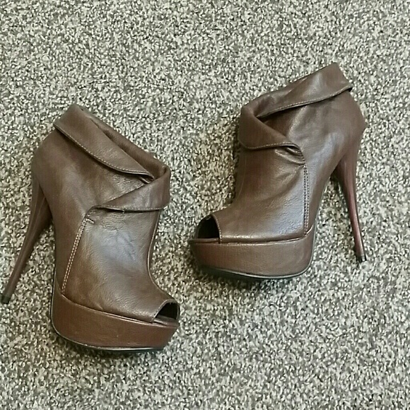 New Brown Booties 💜💜