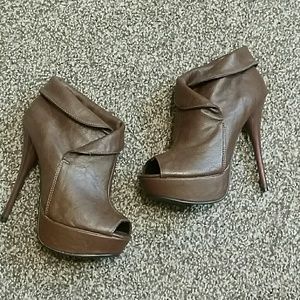 New Brown Booties 💜💜