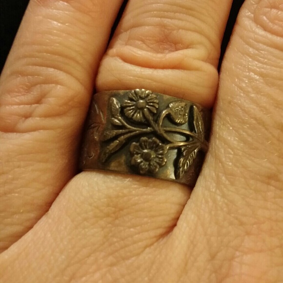 Unique ring