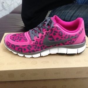 Nike cheetah printed size 7