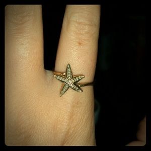 Cute starfish ring