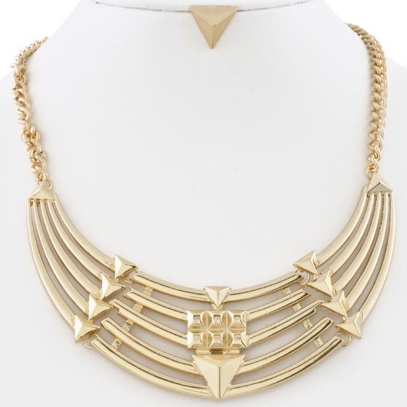 Jewelry - Necklace Set