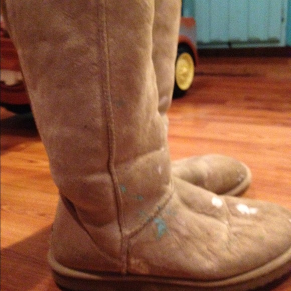PRELOVED UGGS - Picture 2 of 4