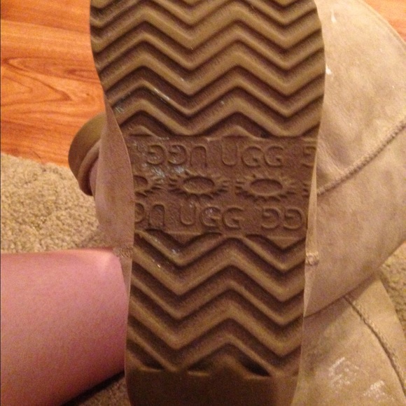 PRELOVED UGGS - Picture 4 of 4