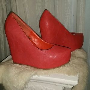 Coral platform shoe
