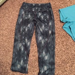 Patterned yoga crops