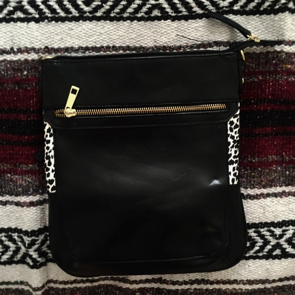 CrossBody - Picture 2 of 2