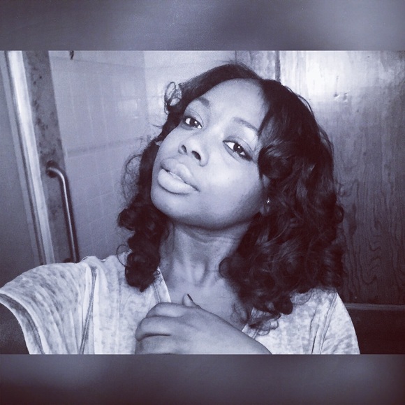 Meet your Posher, Kerry-ann - Picture 2 of 2