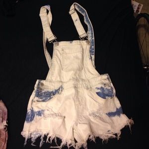 Overall bleached shorts