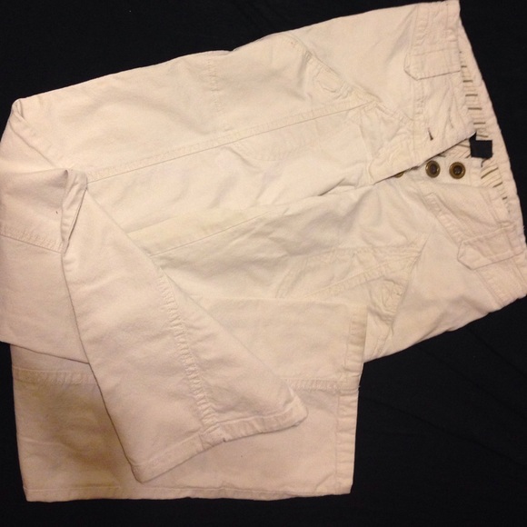 Off-white button up jeans