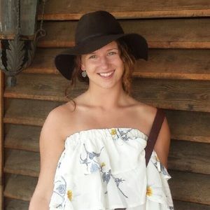 Meet your Posher, Lorna