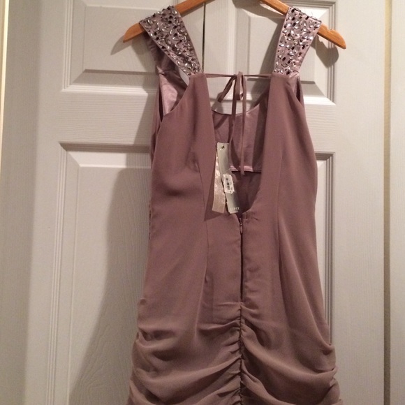 Dress - Picture 3 of 3