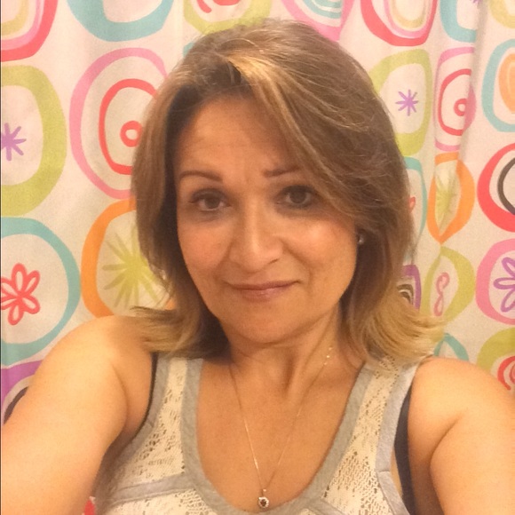 Meet your Posher, Angelica - Picture 2 of 2