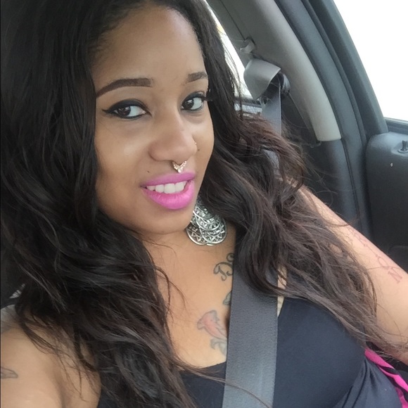 Meet your Posher, Toya - Picture 1 of 1