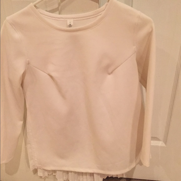 Lululemon size 4 top