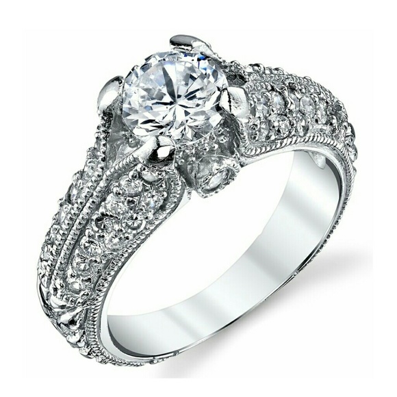 Accessories - 💍Silver Ring w/ Real Crystals💍