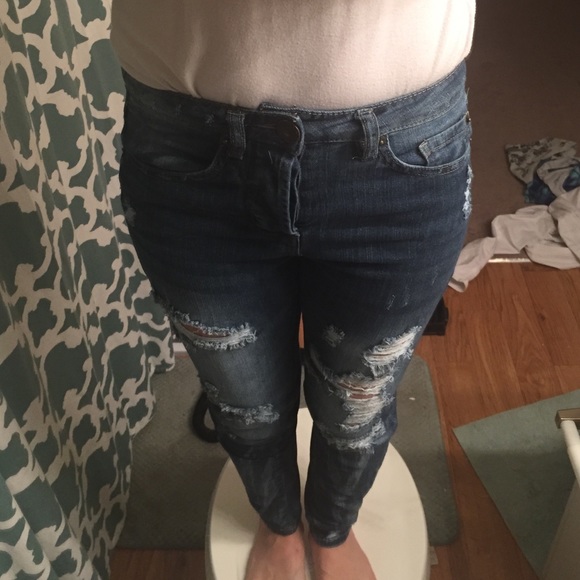 Destroyed High-Waisted Skinny Jeans