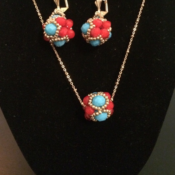 Red and blue necklace set with earrings