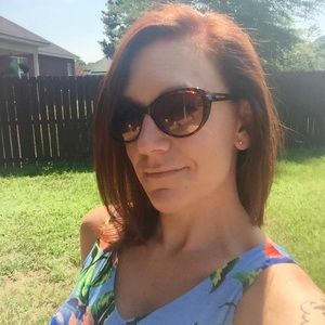 Meet your Posher, Alexis
