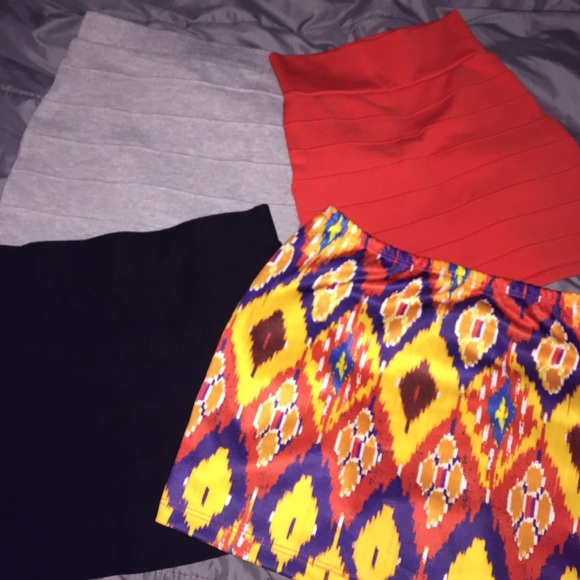Mini skirts - Picture 1 of 1
