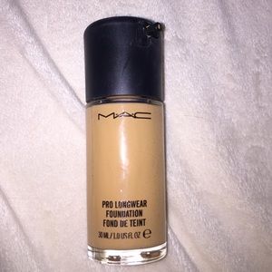 Pro longwear foundation