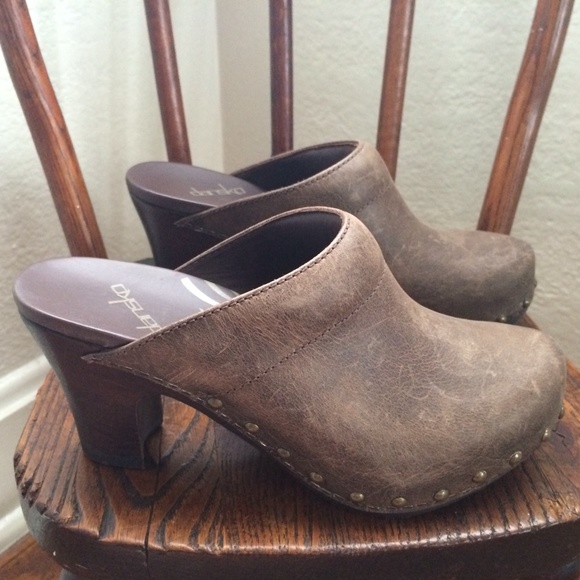 Dansko Shoes - New brown leather Dansko clogs