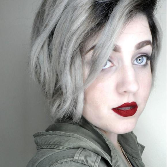 Meet your Posher, Tessa - Picture 1 of 1