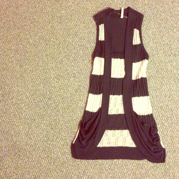 Sleeveless Cardigan