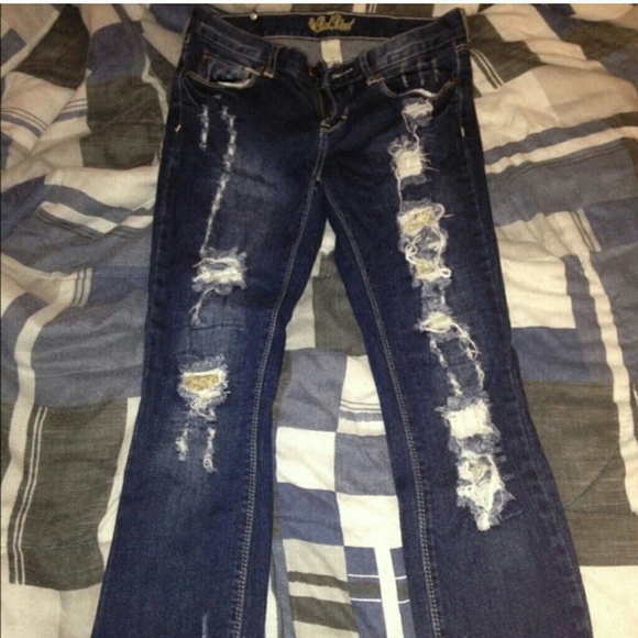 Red Rivet Destroyed Skinny Capris - Picture 1 of 4