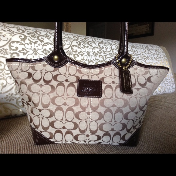 Authentic signature coach purse