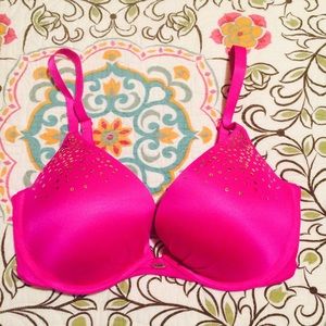 Victoria's Secret push up bra. 34DD
