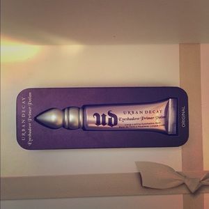 Urban Decay eyeshadow primer