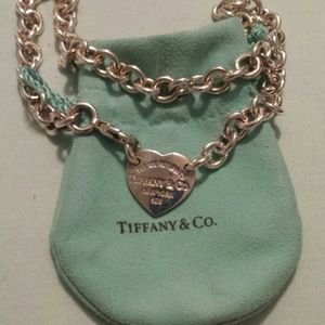Authentic Return to Tiffany necklace with pouch