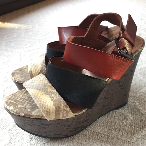 Mossimo Supply Co Tricolored Wedge