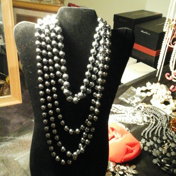 Coveted, intense fine gray pearls necklace!
