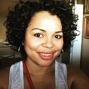 Meet your Posher, Claudia