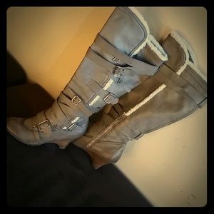 BRAND NEW! Fuax fur boots!