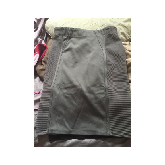 Bcbg gray power skirt