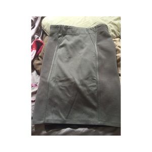 Bcbg gray power skirt