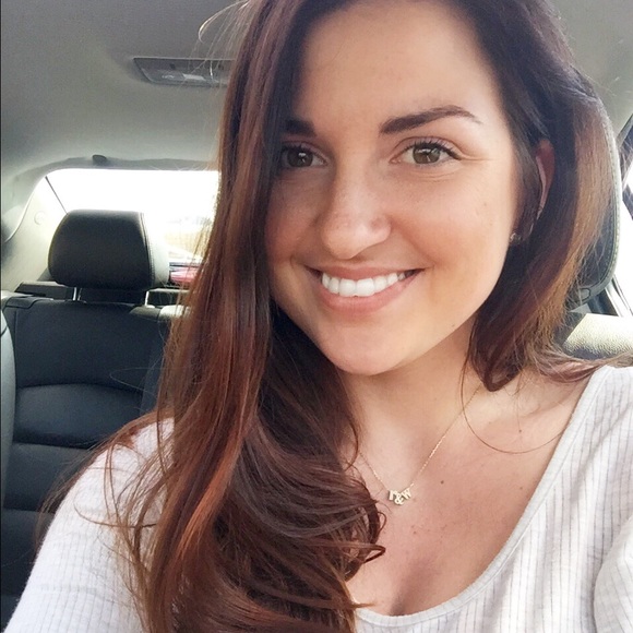 Meet your Posher, Whitney - Picture 2 of 4